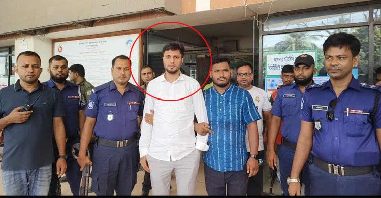 ভারতে পালানোর সময় বেনাপোলে ছাত্রলীগ নেতা গ্রেপ্তার